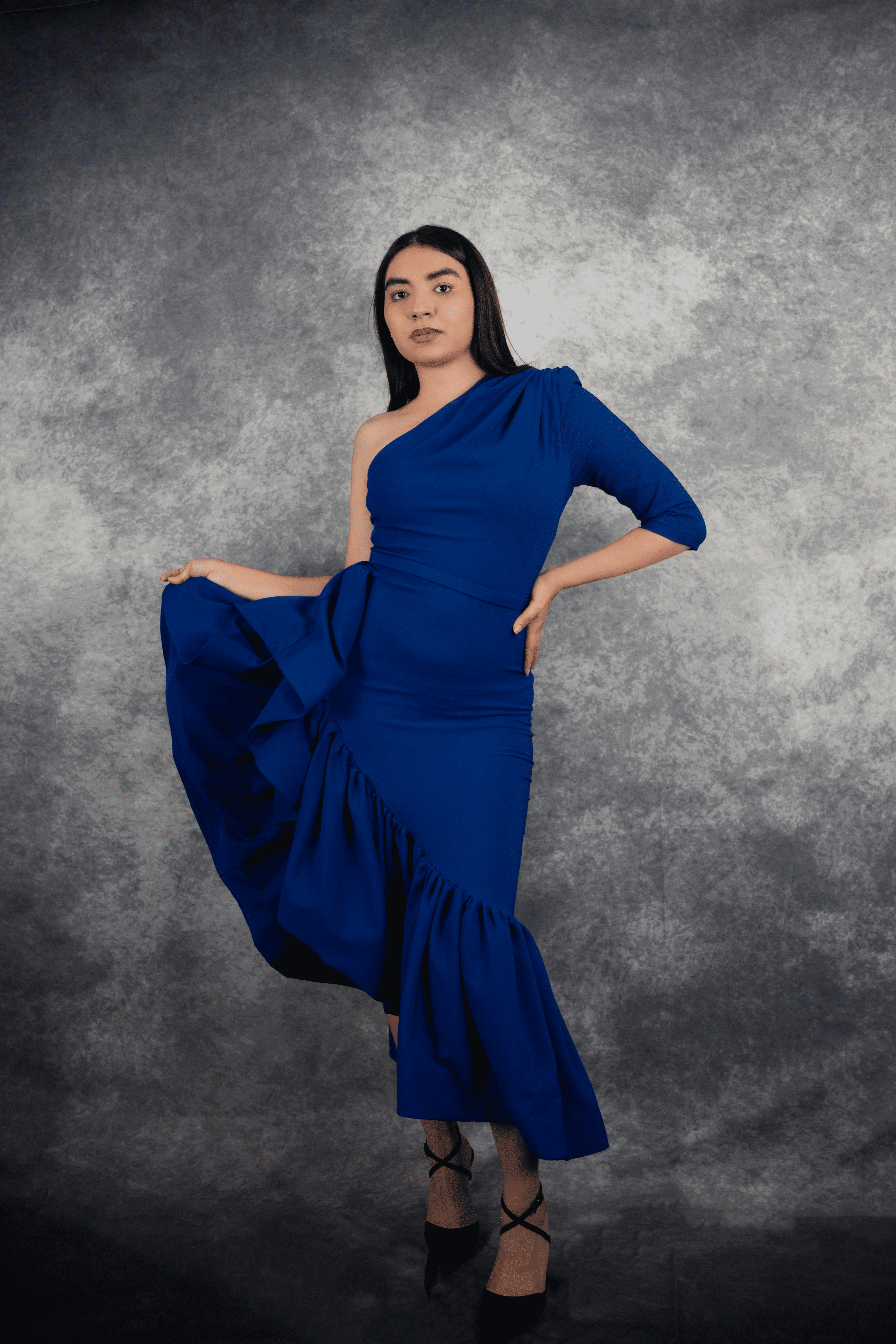 Robe une manche, robe élégante, robe de soirée, robe femme