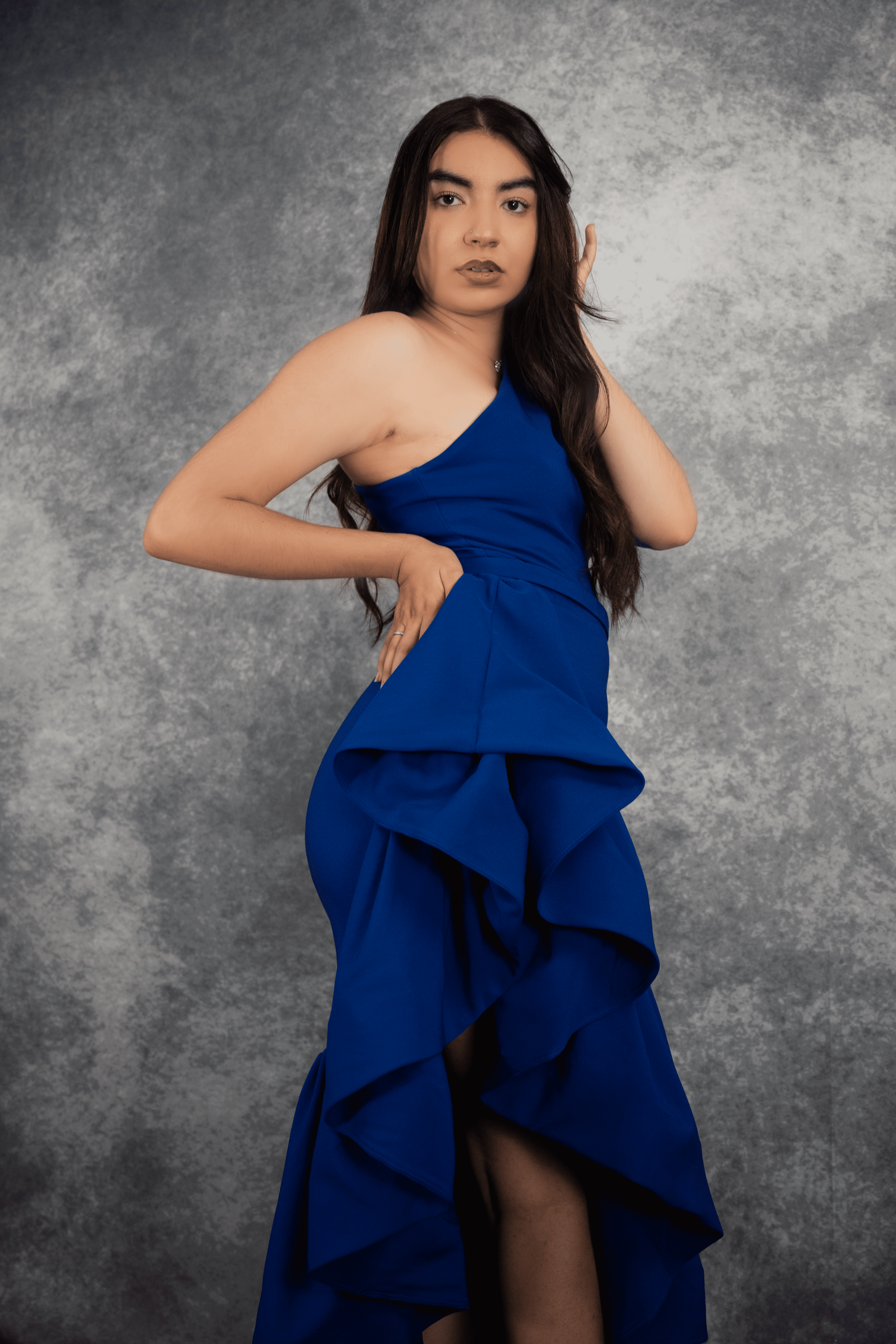 Robe une manche, robe élégante, robe de soirée, robe femme